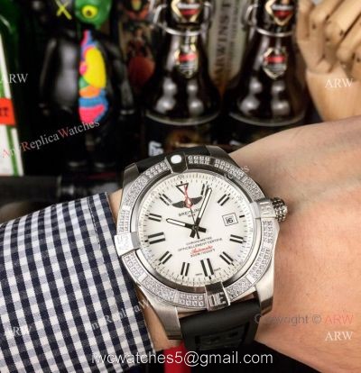 Luxury Replica Breitling Avenger Diamond Watch Ss White Dial watches