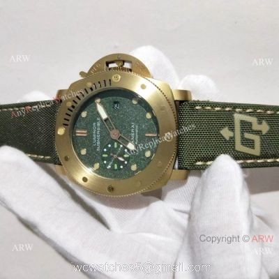 Yellow Gold Panerai Submersible Replica Watch Green Dial PAM 382 watches
