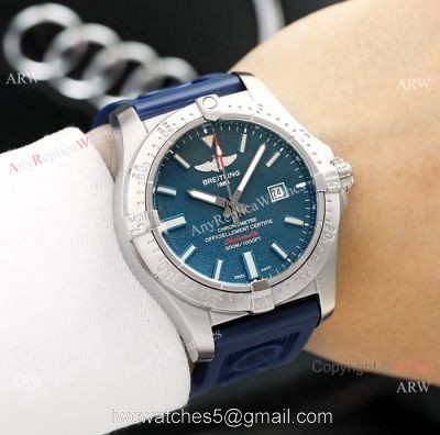 New Breitling Avenger blackbird 44mm Watches SS Blue Dial watches
