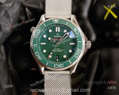2021 New! Replica Omega Seamaster Diver 300M Watch Green Ceramic Bezel watches