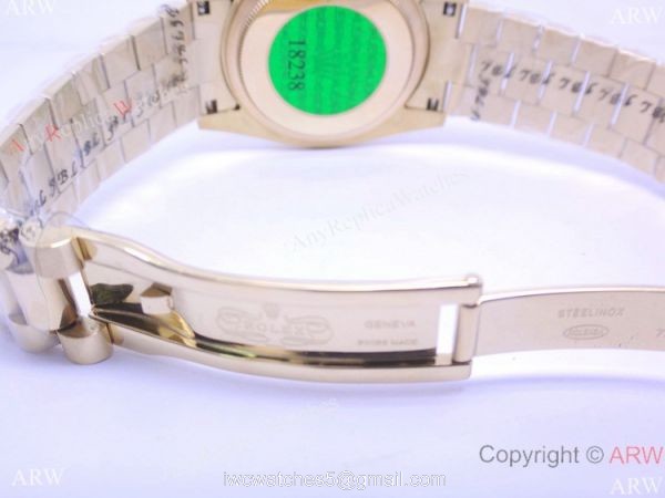 Rolex Daydate Watch Yellow Gold / Gold Roman Men Size Rolex Daydate Watch Yellow Gold / Gold Roman Men Size