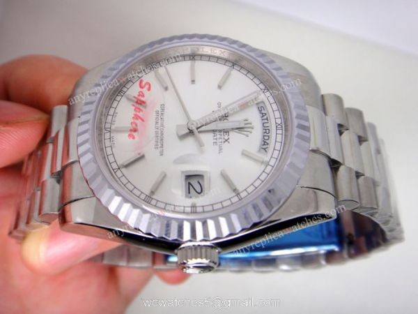 Rolex Day-Date Polished Stainless Steel Case Silver Dial Mens Watch Rolex Day-Date Polished Stainless Steel Case Silver Dial Mens Watch