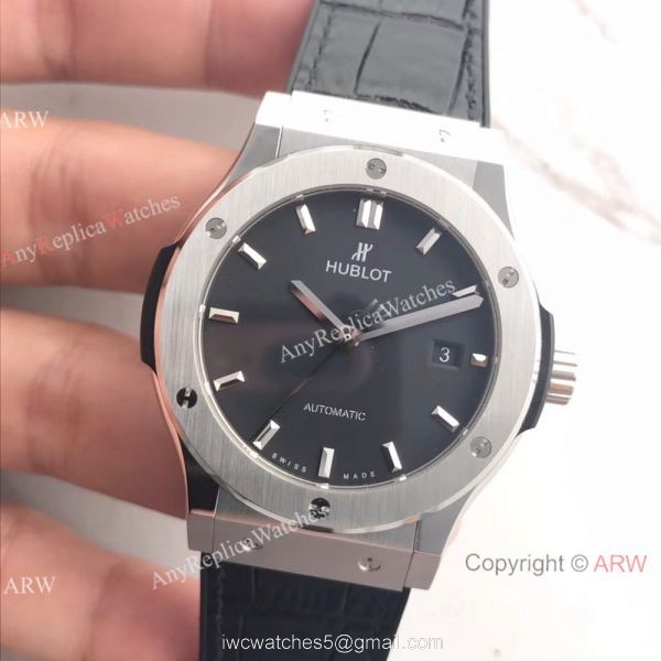 Swiss Hublot HUB1112 Classic Fusion Titanium Watch Black Gummy Strap Swiss Hublot HUB1112 Classic Fusion Titanium Watch Black Gummy Strap