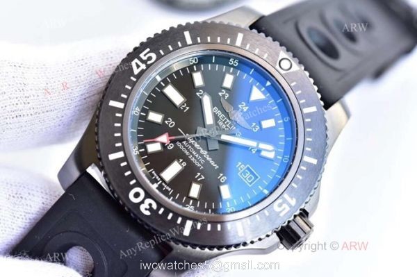 AAA Grade Breitling Superocean Swiss 2824 Watch Replica SS Black Bezel AAA Grade Breitling Superocean Swiss 2824 Watch Replica SS Black Bezel