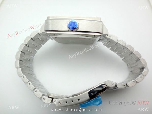 Tag Heuer Monaco Quartz Calibre 12 Replica Watch Stainless Steel Blue Red Dial Tag Heuer Monaco Quartz Calibre 12 Replica Watch Stainless Steel Blue Red Dial
