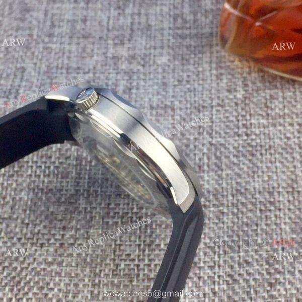 High quality Omega Commanders 007 Watch Gold Case Blue Rubber Band High quality Omega Commanders 007 Watch Gold Case Blue Rubber Band