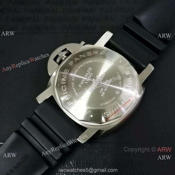Copy Panerai Submersible PAM 389 Men Watch Blue Logo Rubber Strap Copy Panerai Submersible PAM 389 Men Watch Blue Logo Rubber Strap