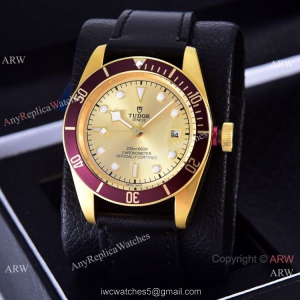 Clone Tudor Heritage Black Bay 41mm Watches Black Leather Strap Green Bezel Clone Tudor Heritage Black Bay 41mm Watches Black Leather Strap Green Bezel
