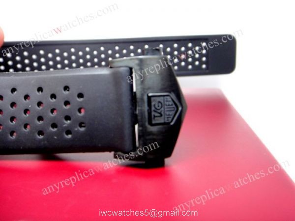 TAG Heuer Grand Carrera Calibre 36 Fiyat Black rubber Strap Watch TAG Heuer Grand Carrera Calibre 36 Fiyat Black rubber Strap Watch