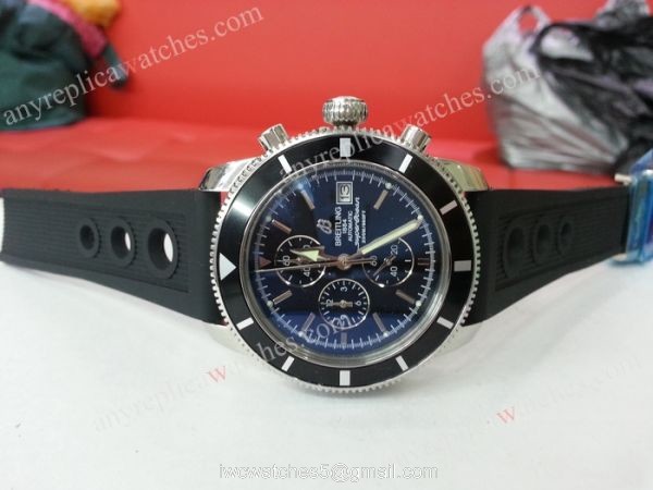 Breitling Superocean Heritage Chronograph w/ Rubber band Breitling Superocean Heritage Chronograph w/ Rubber band