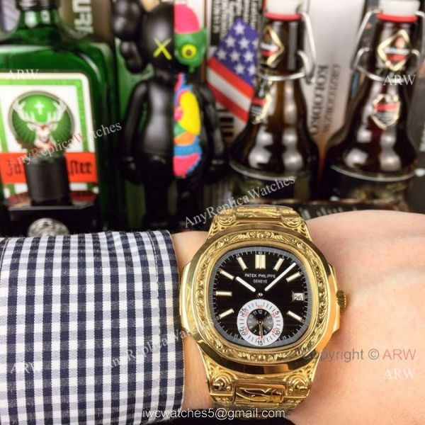 New Fake Patek Philippe Engraving Nautilus Silver Face Yellow Gold Watch For Sale New Fake Patek Philippe Engraving Nautilus Silver Face Yellow Gold Watch For Sale