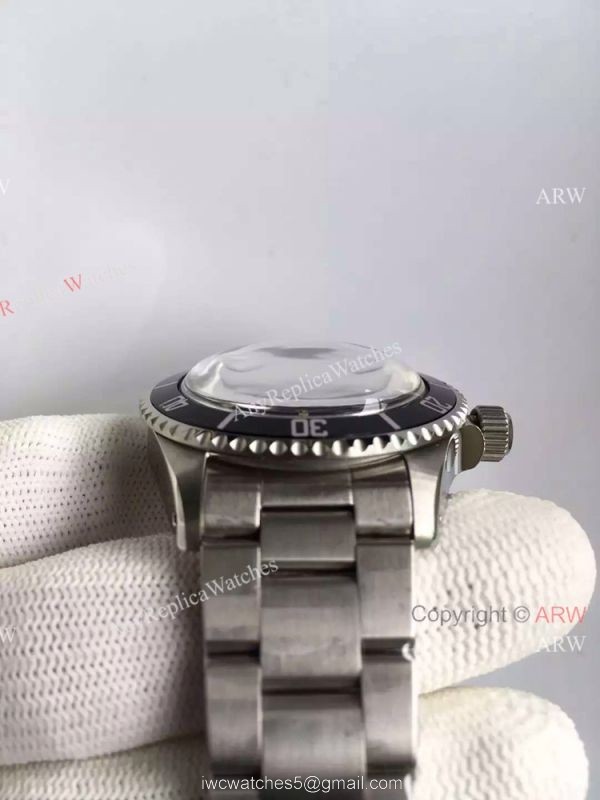 Rolex Vintage Submariner Replica Wrist White Markers Stainless Steel 40mm Rolex Vintage Submariner Replica Wrist White Markers Stainless Steel 40mm