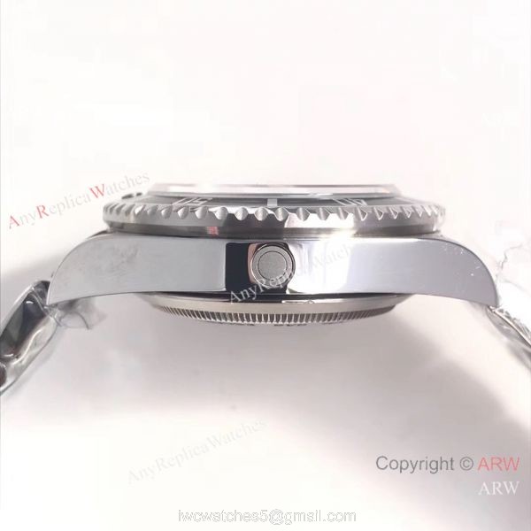 Replica Rolex Vintage SEA-Dweller Limited Edition SS Black Bezel Watch Replica Rolex Vintage SEA-Dweller Limited Edition SS Black Bezel Watch