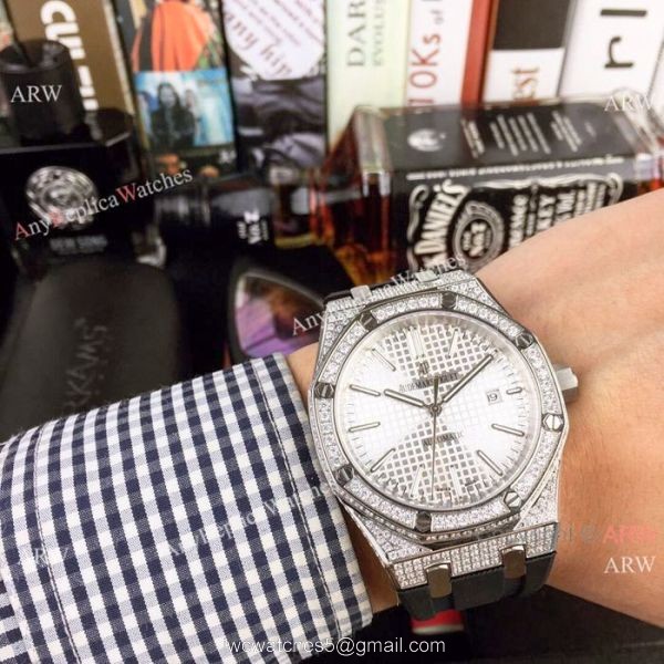 Audemars Piguet Royal Oak Diamond Replica Watches 43mm Black Dial Audemars Piguet Royal Oak Diamond Replica Watches 43mm Black Dial