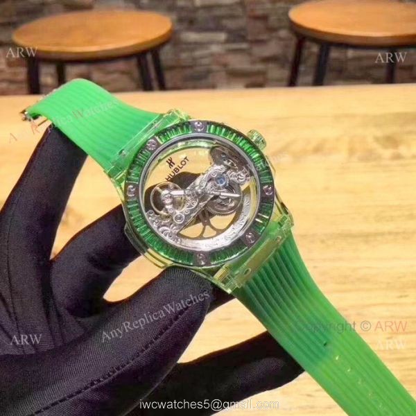 2019 Hublot Unico Sapphire Replica Watch Transparent Case Rainbow Bezel 2019 Hublot Unico Sapphire Replica Watch Transparent Case Rainbow Bezel