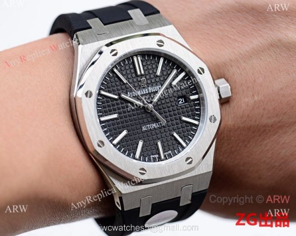 Fake Audemars Piguet Royal Oak 42mm Watch Black Dial Black Rubber Strap Fake Audemars Piguet Royal Oak 42mm Watch Black Dial Black Rubber Strap