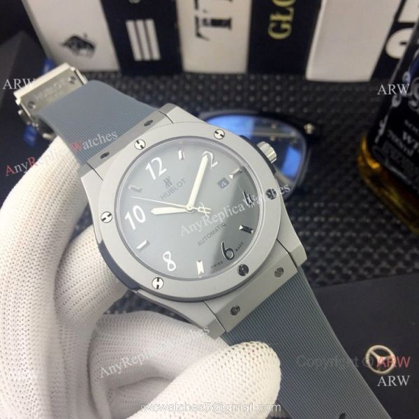New Replica Hublot Classic Fusion Sand Case Silver Dial Watch New Replica Hublot Classic Fusion Sand Case Silver Dial Watch