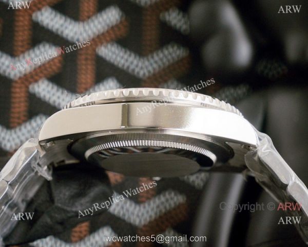 Top Replica Rolex Submariner Rainbow Bezel Blue Dial Watch Top Replica Rolex Submariner Rainbow Bezel Blue Dial Watch