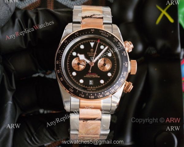 Solid Black Tudor Heritage Black Bay Replica Watches 42mm Automatic Solid Black Tudor Heritage Black Bay Replica Watches 42mm Automatic