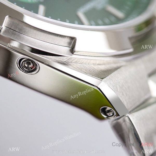 Swiss Vacheron Constantin Overseas 4300v Perpetual Calendar Watch Olive Green Dial 41.5mm Swiss Vacheron Constantin Overseas 4300v Perpetual Calendar Watch Olive Green Dial 41.5mm