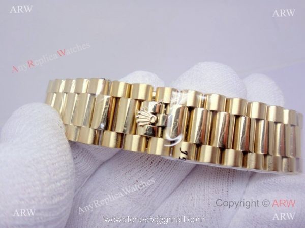 Replica Rolex Day-Date 40mm Gold Roman Dial Watch Luminous Markers Replica Rolex Day-Date 40mm Gold Roman Dial Watch Luminous Markers
