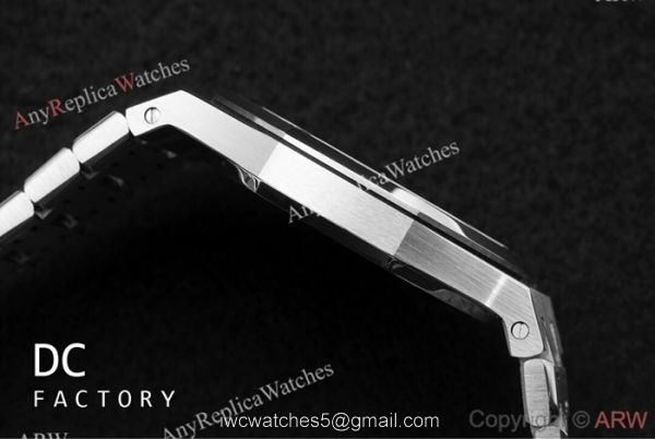 Replica Audemars Piguet Royal Oak Jumbo Extra Thin 39MM Watch Stainless Steel Blue Face Replica Audemars Piguet Royal Oak Jumbo Extra Thin 39MM Watch Stainless Steel Blue Face