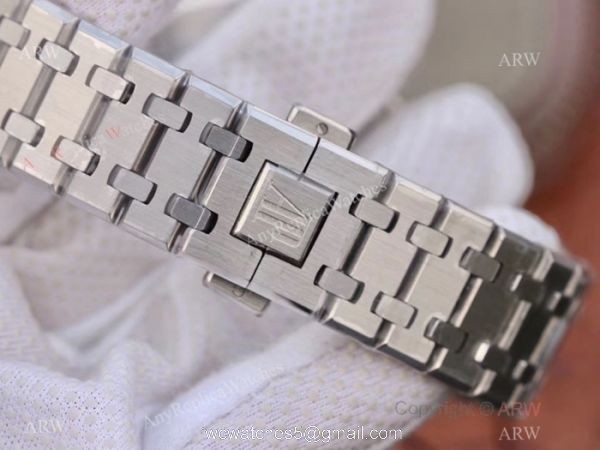 Swiss Grade Audemars Piguet Royal Oak GMT 2329 Watch Replica White Dial Swiss Grade Audemars Piguet Royal Oak GMT 2329 Watch Replica White Dial