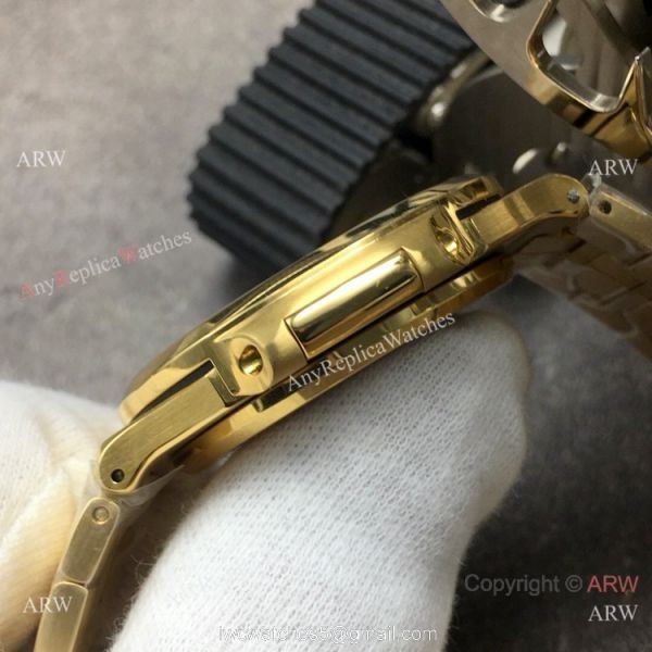 GB Factory Swiss Cal.324 Replica Patek Philippe Nautilus Green Dial Watch GB Factory Swiss Cal.324 Replica Patek Philippe Nautilus Green Dial Watch