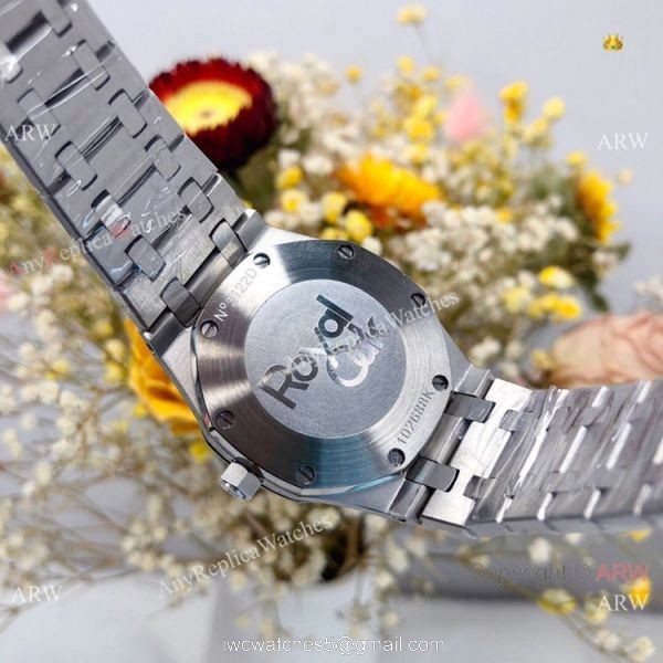 Best Copy Audemars Piguet Royal Oak Two Tone Watch 33mm Women Best Copy Audemars Piguet Royal Oak Two Tone Watch 33mm Women