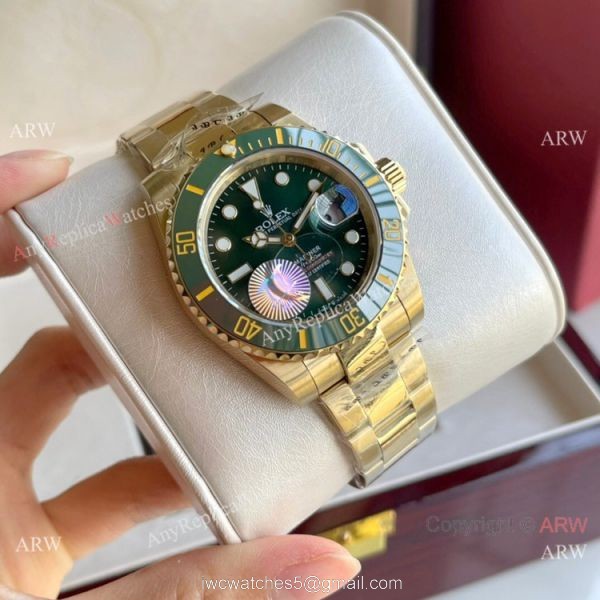 Rolex Submariner 40mm Watch Green Ceramic Bezel Yellow Gold Rolex Submariner 40mm Watch Green Ceramic Bezel Yellow Gold