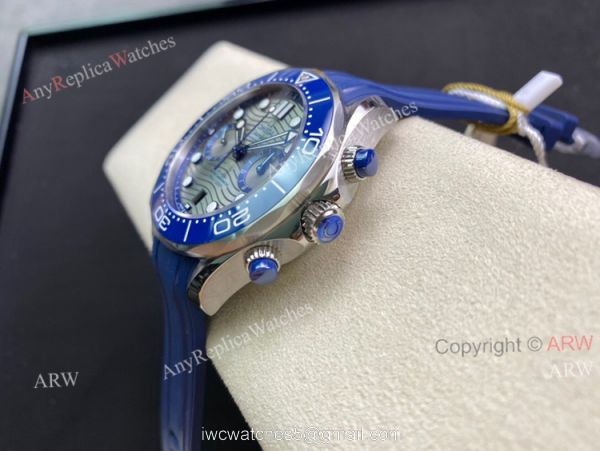 New OM Factory Omega Seamaster Diver 300m Grey Dial Blue Rubber Strap Replica Watch For Men New OM Factory Omega Seamaster Diver 300m Grey Dial Blue Rubber Strap Replica Watch For Men
