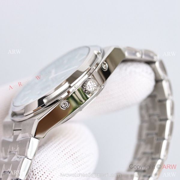 Swiss Vacheron Constantin Overseas 4300v Perpetual Calendar Watch Olive Green Dial 41.5mm Swiss Vacheron Constantin Overseas 4300v Perpetual Calendar Watch Olive Green Dial 41.5mm