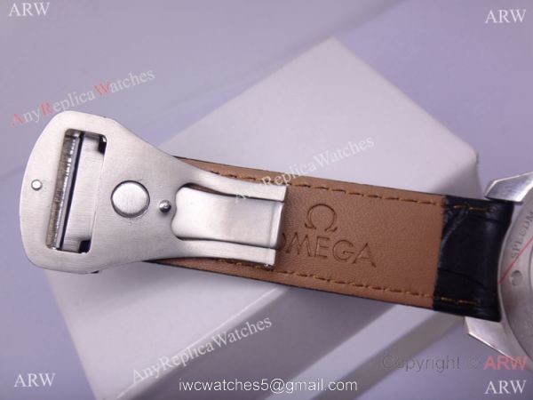 Replica Omega Seamaster Co-Axial Watch Black Dial / Black Leather Strap