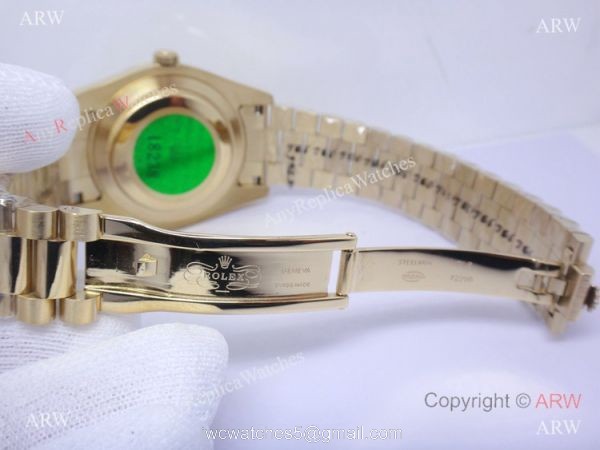 Replica Rolex Day-Date 40mm Gold Roman Dial Watch Luminous Markers