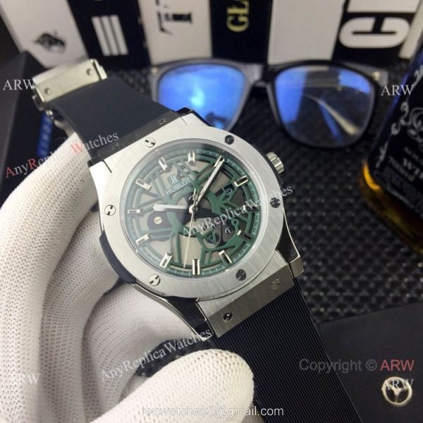 Replica Hublot Classic Fusion 43mm watches Black Bezel Rubber Strap