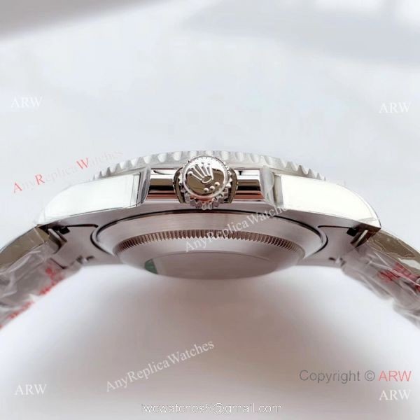 Noob Factory Rolex Submariner Hulk Replica Watch 904L 3135 Movement (V10 Version)