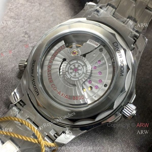 GB Factory Omega Diver 300M James Bond Replica Watch Stainless Steel White Dial Omega 8800 Movement