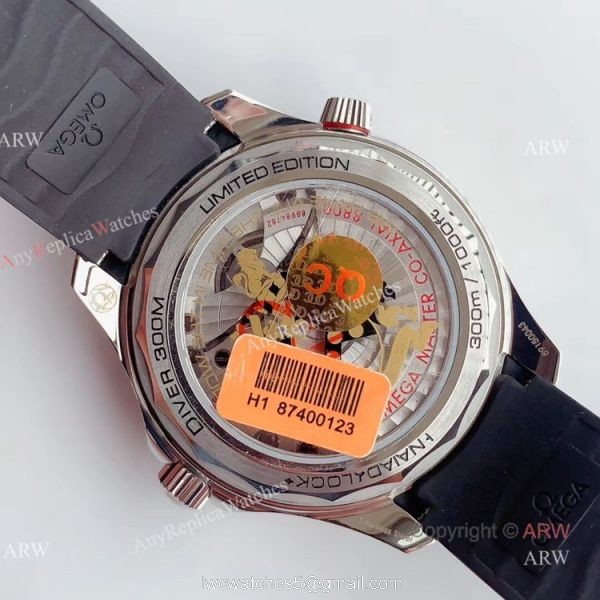 OM Factory Omega Seamaster Diver 300m Black Rubber Strap Omega 007 Replica Watch