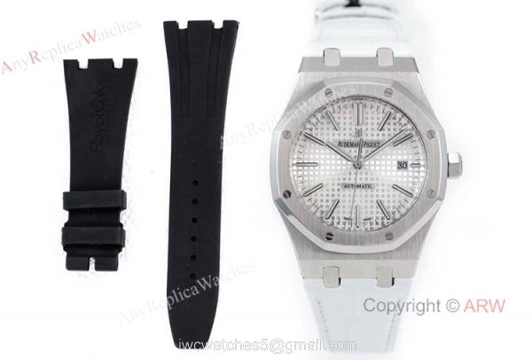 OM Factory New Upgraded Swiss Knockoff Audemars Piguet Royal Oak Silver Dial Mens Watch