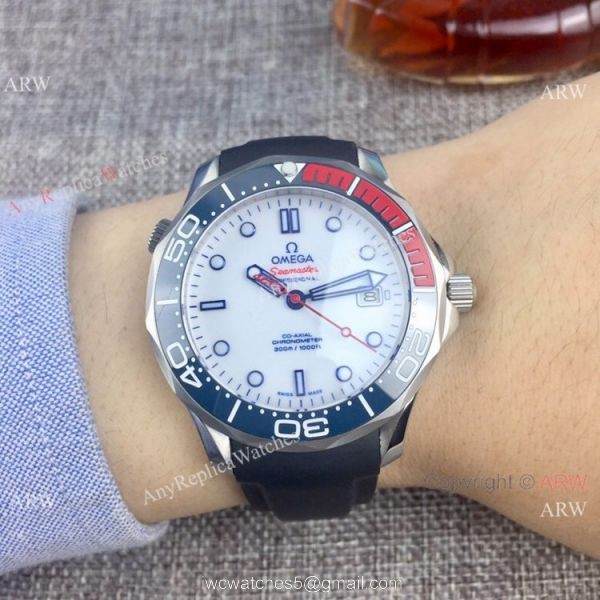 High quality Omega Commanders 007 Watch Gold Case Blue Rubber Band