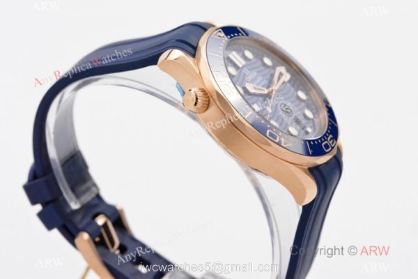 VS AAA Replica Omega Seamaster Diver 300m Watch Rose Gold Rubber Strap