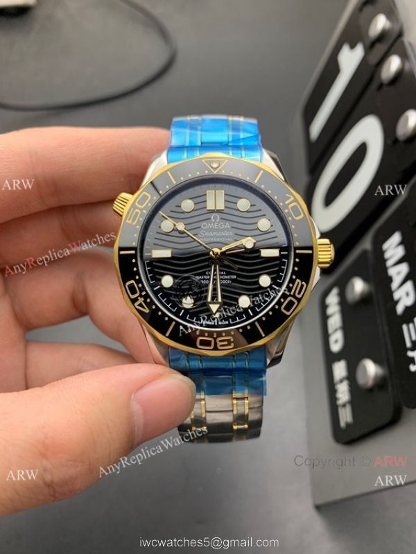 VS Factory Omega Seamaster Diver 300m VS 8800 Watch Two Tone Black Dial