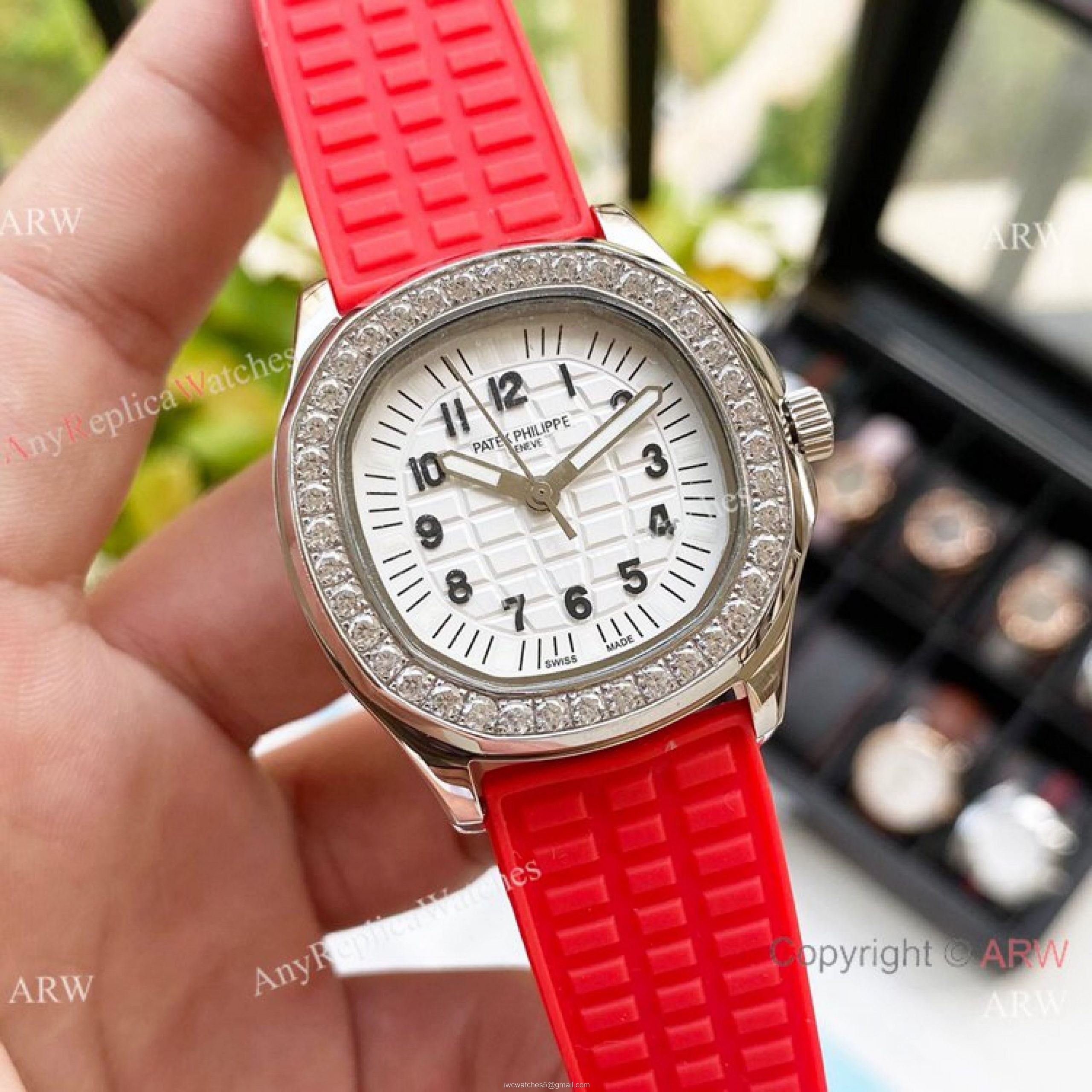 Replica Patek Philippe Lady-Aquanaut Watch Diamond Bezel Black Dial