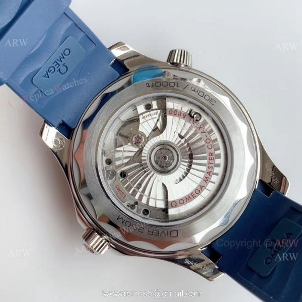 (OM)Grade 1A Omega Diver 300m James Bond Watch Replica Gray Dial Blue Rubber Band (OM)Grade 1A Omega Diver 300m James Bond Watch Replica Gray Dial Blue Rubber Band