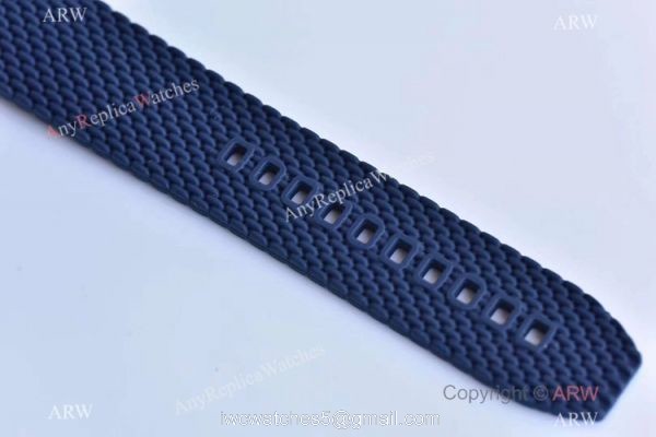(GF) Swiss Breitling Superocean Heritage II B20 SS Blue Rubber Strap Watch (GF) Swiss Breitling Superocean Heritage II B20 SS Blue Rubber Strap Watch