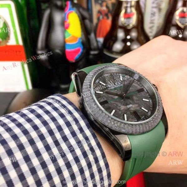 Replica Rolex Milgauss Watch Carbon fiber Dial Blue Rubber Strap 40mm Replica Rolex Milgauss Watch Carbon fiber Dial Blue Rubber Strap 40mm