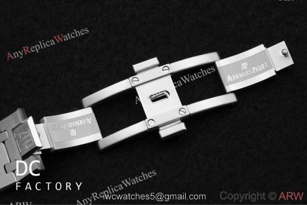 Replica Audemars Piguet Royal Oak Jumbo Extra Thin 39MM Watch Stainless Steel Blue Face