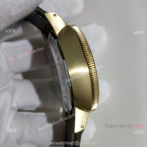 Yellow Gold Panerai Submersible Replica Watch Green Dial PAM 382