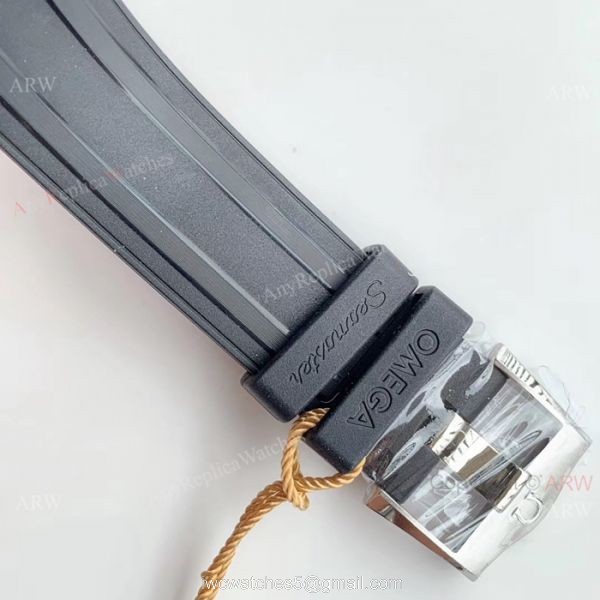 (OM Factory)Omega Seamaster 300 Replica Watch Black Rubber Strap Omega 8800 Movement