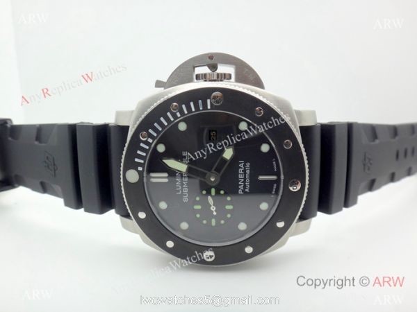 Copy Panerai Luminor Submersible SS Black Rubber Watch PAM 682